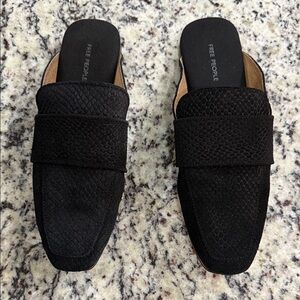 FREE PEOPLE - AT EASE EMBOSSED LOAFER